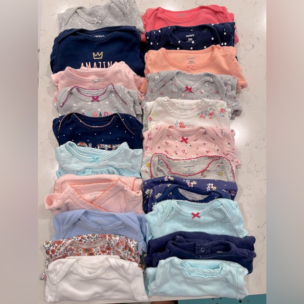 Carter’s Long sleeves Onesies 0-3M